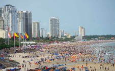 Biển Vũng Tàu ken đặc người chiều 2-9