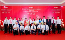 Vedan Việt Nam trao kỷ niệm chương tri ân nhân viên gắn bó 20, 25 và 30 năm