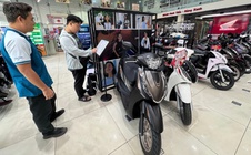 Càng gần Tết, giá xe máy càng tăng mạnh