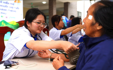 Khám chữa bệnh miễn phí cho 2.500 người dân