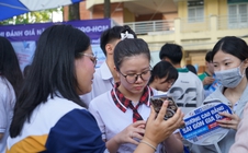 Các trường CĐ thu hút đông học sinh tại ngày hội hướng nghiệp