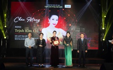 Tiến sĩ - NTK Quỳnh Paris trao giải “Nghệ sĩ có trái tim nhân ái vì cộng đồng 2025”