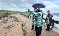 Sập bờ kè sông Ba làm 4 người tử vong: Ngỡ ngàng biển cấm bị tháo dỡ trước khi xảy ra vụ việc