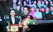 Doanh nhân Nguyễn Thị Y Bình nhận giải “Doanh nhân có trái tim nhân ái vì cộng đồng” năm 2025