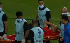 Hiểu Minh nguy cơ chấn thương dây chằng, nhập viện ngay lập tức