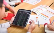 Chứng khoán Rồng Việt hai năm liền đạt doanh thu hơn 1.000 tỉ đồng, lãi năm 2025 trên 350 tỉ đồng