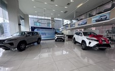 Cuối năm, nhiều hãng ô tô rơi vào cảnh không có xe để bán