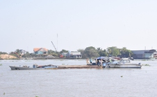 Công an tỉnh Đồng Tháp bắt quả tang 5 vụ vận chuyển cát lậu trong đêm