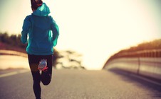 Tập thể dục như thế nào để về già không bị cao huyết áp?