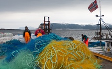 Lưới đánh cá châu Âu “hóa lá chắn” chặn drone Nga