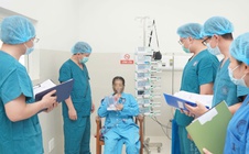 Con trai hiến gan, giành lại sự sống cho mẹ trong giờ phút nguy kịch