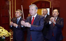 Tổng Bí thư Tô Lâm dâng hương tại Khu Di tích Hoàng thành Thăng Long và Di tích nhà 67