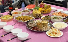 Giữ “hương vị” Tết quê nhà nơi xứ người