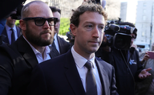 Sếp Facebook xuất hiện trong phiên tòa chưa từng có tiền lệ