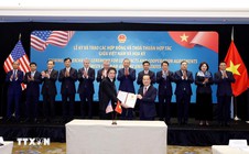 Tổng Bí thư chứng kiến lễ ký và trao các hợp đồng, thỏa thuận hợp tác của Việt Nam và Mỹ