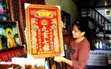 Giữ hồn tranh kiếng Bà Vệ giữa nhịp sống hiện đại