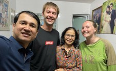 Đêm mồng Một Tết và hai vị khách Đan Mạch