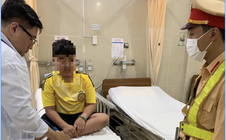 CSGT điều xe đặc chủng hỗ trợ bé trai gặp nạn đi cấp cứu