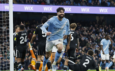 "Cạm bẫy" Elland Road chờ Man City