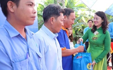 LĐLĐ TP Cần Thơ tặng 20.000 suất quà Tết đến đoàn viên, người lao động