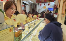 Đằng sau cú sập của vàng, bạc: Dự báo đỉnh 6.400 USD/ounce cho giá vàng năm nay