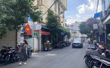 TPHCM lắp đặt biển báo tên đường Phạm Khắc