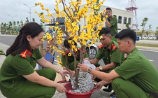 Rộn ràng “Phiên chợ Xuân” do Công an tỉnh An Giang tổ chức