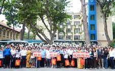 Đong đầy cảm xúc “Chuyến xe đoàn viên” Trường ĐH Sài Gòn