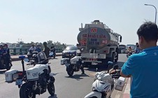 Tai nạn giao thông nghiêm trọng trên cầu Phú Xuân, TPHCM