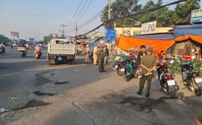 Phòng CSGT Công an TPHCM quyết tâm lập lại trật tự ở các chợ đầu mối