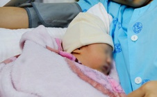 Thai phụ bị sốc phản vệ sau khi ăn ốc, ca mổ khẩn cứu 2 mẹ con