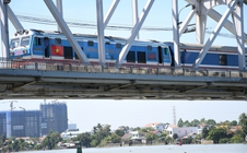 CLIP: Chính thức thông tuyến đường sắt qua cầu Ghềnh sau sự cố sà lan tông cầu