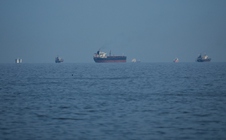 Giảm sức nóng tuyến chở dầu ở eo biển Hormuz