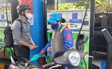 Giá xăng RON95-III tăng hơn 4.100 đồng/lít, dầu diesel tăng hơn 5.300 đồng/lít