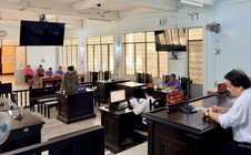 Cầm cố điện thoại rồi xúi giục một thiếu niên đi cướp lại