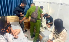 Quen biết qua mạng xã hội, hai bé gái bị xâm hại tại nhà nghỉ