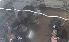 Xôn xao clip đánh người từ chuyện đốt vàng mã