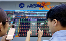 Chứng khoán tiếp tục rung lắc