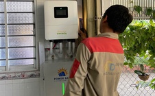 Lắp điện mặt trời kèm nhiều pin lưu trữ có giúp giảm tiền điện?