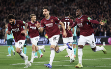 West Ham thắng nghiền ép Wolves, Tottenham bị đẩy xuống nhóm rớt hạng