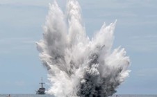 Vì sao tàu sân bay Mỹ né "Cổng nước mắt", đi đường vòng tới Trung Đông?