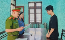 Hai mẹ con mượn xe, mang đi cầm cố để lấy tiền tiêu xài