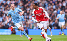 Man City tăng tốc về đích