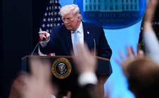 Ông Donald Trump lại ra tối hậu thư 3-5 ngày cho Iran