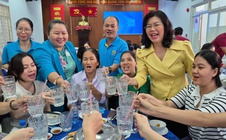 Ấm áp "Bữa cơm Công đoàn" ở phường Tân Sơn Hòa