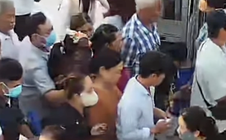 Xuất hiện thêm clip giật dây chuyền ở Tân Huê Viên, Công an Cần Thơ tìm bị hại