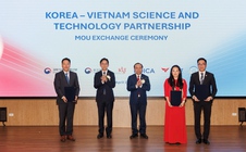 Trường ĐH Quang Trung đẩy mạnh hợp tác quốc tế: bước tiến trong lĩnh vực công nghệ lượng tử