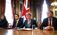 Hé mở giải pháp cho eo biển Hormuz