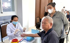 TPHCM: Người dân phường Xuân Hòa được bác sĩ đến khám tận nhà