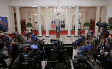 Ông Donald Trump tổ chức họp báo về chiến sự với Iran